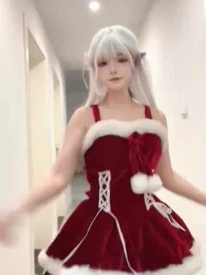 A post by @ccnai0 on TikTok caption: \(//∇//)\#ダンスを踊る #05 #cospaly 