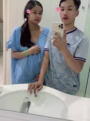 A post by @msspov15052018 on TikTok caption: Reddy go👧🏻baby mom ស្បូន​បេីក​បាន​2កាំ​រាំបាន​ធម្មតា​ចាស😂 #fyp #foryou @Sa Return 