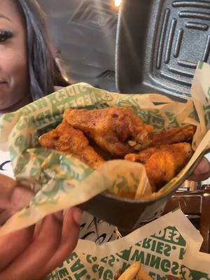 A post by @thebadmf_ on TikTok caption: Eat wing stop with me 😭 @Wingstop #fyp #fypシ #viral #foryou #fy #wings #wingstop #wingstopmukbang #wingstopranch #wingstopfries #mukbang #foo #foodietiktok 