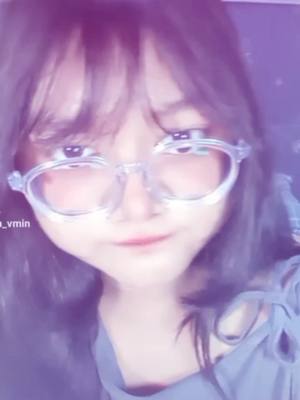 A post by @cjlym_vmin on TikTok caption: သူငယ်ဂျင်းအတွဲကိုဘယ်အက်ဒစ်ရမှန်းစဥ်းစားမရသေးလို့ သူတို့ခေါင်းကိုင်မေမေပုံဘဲကြည့်ကြတော့😿 (စိတ်ကူးပေါက်ရင်ပြန်ဖျက်မယ်) #taemin #vmin #foryoupage #fyp #foryou #fyppppppppppppppppppppppp #taehyung #jimin #parkcola_edit 