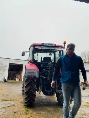 A post by @nathanmcgreehan on TikTok caption: If you’re gonna hit the post do it on the way in 🤠no posts were harmed in the making of this #agri #zetor #silage 