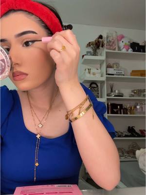 A post by @na.xunav on TikTok caption: Link on my Bio 🌸@PROLASHBEAUTYBRAND #fypシ゚viral #viralvideo #lashes #wimpern #viralvideo 