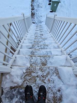 A post by @lamine.merabti on TikTok caption: Dépression Hivernale au Canada #aminos #pourtoi #dz #جزائري🇩🇿 #canada_life🇨🇦 #explore 