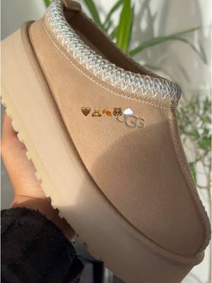 A post by @courir on TikTok caption: Cette paire de Ugg Tazz 😍🤎