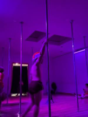 A post by @wesworkout on TikTok caption: #polefitnessbeginner #pole 