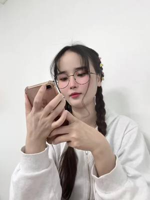 A post by @linaminilove0809 on TikTok caption: ហិហិ🥺