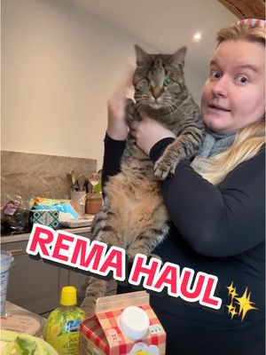 A post by @kristinesloth4 on TikTok caption: Så er der Rema haul ✨