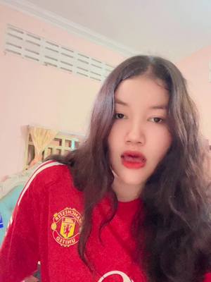 A post by @m.u3369 on TikTok caption: United fans ❤️🤧🍇#manchesterunited #ronaldo_fans #YAYA #ti̇#ktok 