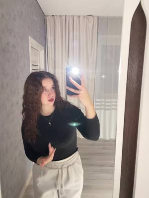 A post by @bondarenko_08 on TikTok caption: Выйду выйду 