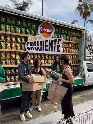 A post by @andreasevillaa on TikTok caption: Ahora sí, ¡a disfrutarlas!🤩 #sabritasrecetacrujiente @Papas Sabritas Mx #nolascompartas #challenge #publicidad #parati 