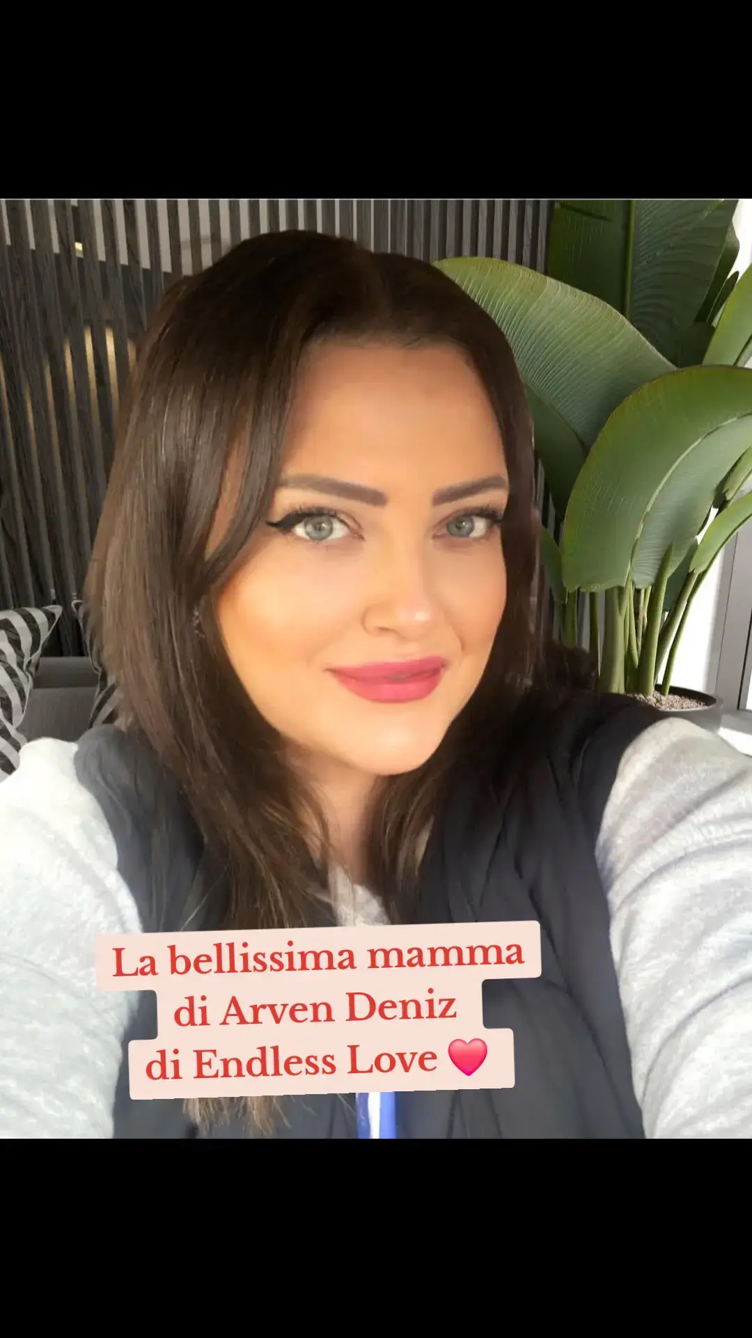 A post by @turkdizi1021 on TikTok caption: #karasevda #burakozcivit #kaanurgancıoğlu #neslihanatagul #endlesslove 🇹🇷🇹🇷🇹🇷