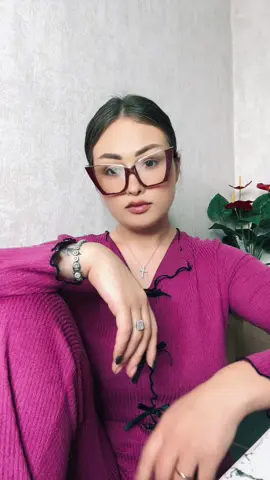 A post by @alina954w1 on TikTok caption: #😘 