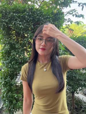 A post by @myathinzar18 on TikTok caption: လေတိုက်ထာနဲ့ရူပ်နေသောကျွန်တော်😆#fyp#views#မြင်ပါများပီးချစ်ကျွမ်းဝင်အောင်လို့🤒🖤  