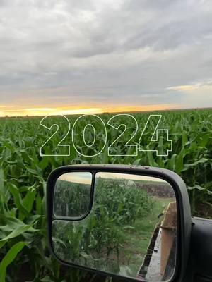 A post by @agroboy_mx on TikTok caption: Que buen año 🤠🔥🌱 #findeaño #agro #agronomo #agricultor #agronomia #agricultura 