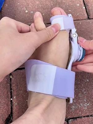 A post by @dr.normarr on TikTok caption: #Toe #corrector #🦶🏻 