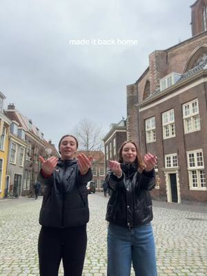 A post by @athinaeconomon on TikTok caption: terug in nederland #netherlands #Home #dancetok #fyp #sisters 