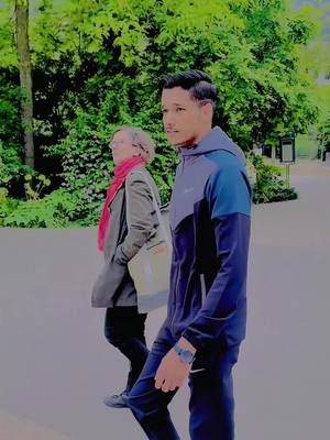 A post by @inshalhassan5 on TikTok caption: Sanmara changa bol k 😏#paris #france🇫🇷 #capcut #greenscreen #fyp #unfreeze 