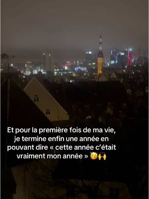 A post by @xweepic on TikTok caption: La MEILLEURE de ma vie mais je sais que 2025 a encore plus de potentiel 🫶