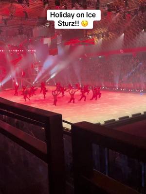 A post by @serenahildebrand on TikTok caption: #holidayonice #sturz #show 