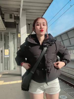 A post by @user2549578600191 on TikTok caption: Osaka🚊😘#fyp 