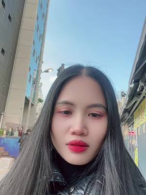 A post by @jeelin489 on TikTok caption: #គេពុងជឿរជាក់😁😁😂🤪 #