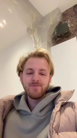 A post by @hutskoen on TikTok caption: Gelukkig nieuwjaar iedereen