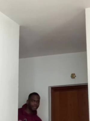 A post by @abdouazizcomedy on TikTok caption: Manca veramente poco a capodanno?  io sarò a Bologna.