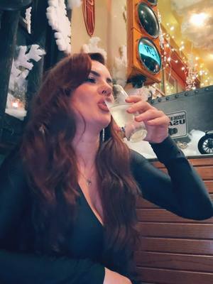 A post by @ria9_2 on TikTok caption: hajd gzushem ushem njerez t mrekullueshem 🥂