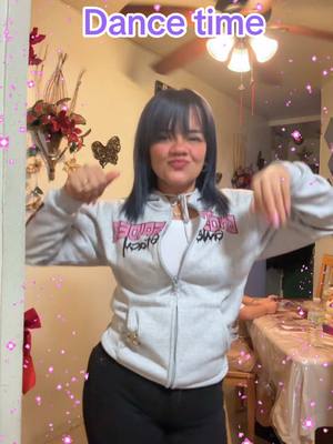 A post by @itssovero on TikTok caption: Dance time in the last day of the new years 💖#viral #viralpost #❤️❤️💋💋 #livelaughlove #dance #dance #newyears #fypage #florida 