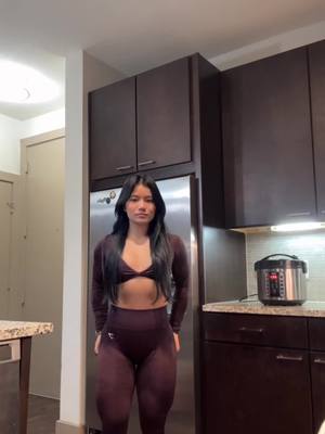 A post by @ms.dumplingg on TikTok caption: Last gym fit check of the year @Gymshark code: ANNALY10 💗 #gymfit #GymTok #fitcheck #gym #gymshark #ad #gymsharkwomen #güçlüsaçlargüçlüben 