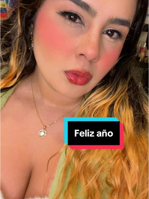 A post by @soy.angie.n on TikTok caption: 🥳 feliz año nuevo #navidadentiktok #vibes 