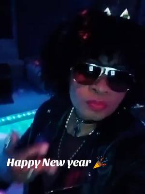 A post by @rachellimperatrice on TikTok caption: #happynewyear2025 #viviane #debordoleekunfa #capodanno #viral_video 