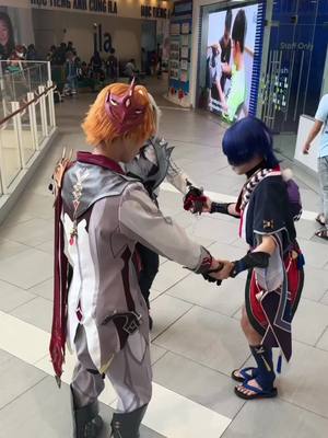 A post by @rei.or.ray on TikTok caption: 😂😂 #cosplay #cosplayer #GenshinImpact 