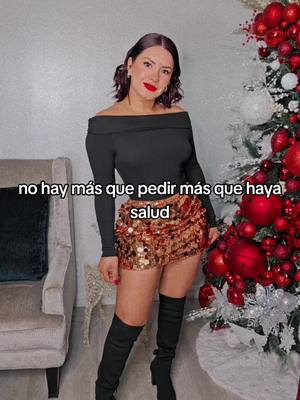 A post by @kary_galo on TikTok caption: #felizañonuevo ✨️