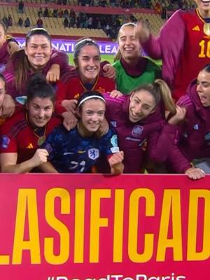 A post by @sefutbol on TikTok caption: La seleccionadora nacional repasa lo que han dado de sí los últimos doce meses para la #SEFutbolFem 🏆 #JugarLucharYGanar #deportesentiktok #tiktokfootballacademy 