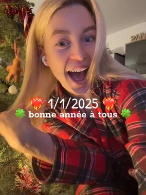 A post by @lesoleilsoph on TikTok caption: Premier jour du mois, premier jour de l’année 🍀❤️‍🔥