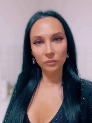 A post by @silvia_si_patrick on TikTok caption: ##zambestesincer #viraltiktok #Lifestyle #happynewyear 🎇🥳