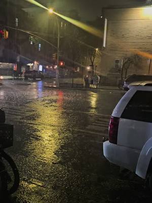 A post by @king_rizzy660 on TikTok caption: Last night storm in Nyc #america #usa🇺🇸 #letthisgoviral🦋🥺 #newyorkcitylife #fyp #rain #newyork #storm #nye #timesquarenewyork #foryoupage❤️❤️ 