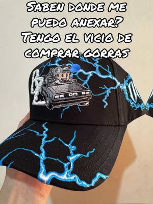 A post by @roostercapsmx on TikTok caption: Me anexo por el vicio de comprar  gorras 🧢  #fyp #fyyyypppp #tiktokponmeenparati #gorrasoriginales 