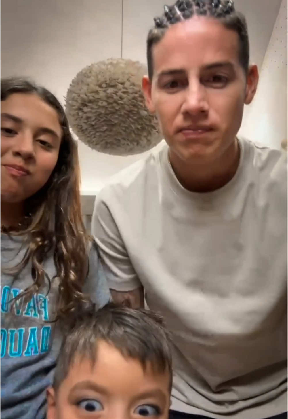 A post by @jamesdrodriguez on TikTok caption: 🙄😂🤣 #salo #samu