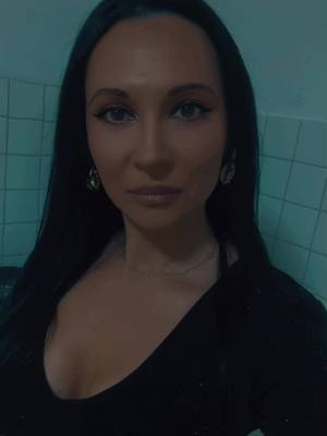 A post by @silvia_si_patrick on TikTok caption: ##zambestesincer #viraltiktok #Lifestyle #happynewyear #germany 