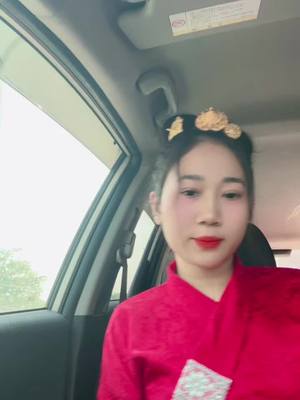 A post by @juejuejuejue03 on TikTok caption: စိုင်းချစ်တဲ့ကန်ဒီ🤍🌷🌸🌸🌸🤭