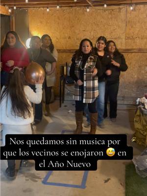 A post by @marbella_delacruz on TikTok caption: #anonuevo #fyp #sinmusica #paratii #🤭🤭 