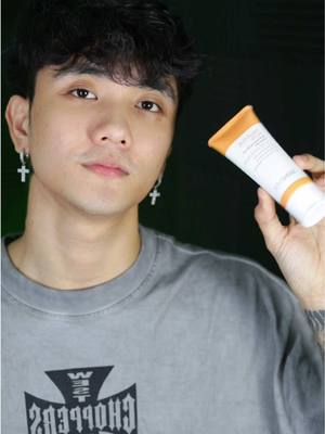 A post by @seanpanganiban_ on TikTok caption: So the key to being attractive is... #salicylicacid #skineverskincare #facialcleanser @SKINEVER PH 