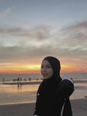 A post by @rasmaaaa on TikTok caption: #CapCut 