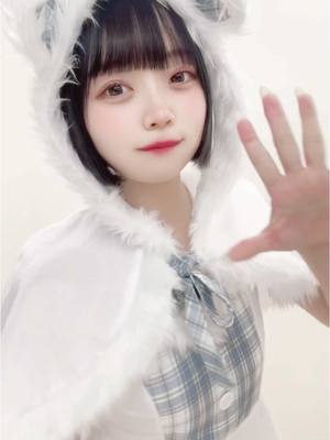 A post by @th__rin_ on TikTok caption: まだ起きてる夜更かしさんいる〜⁉️ #fyp #アイドル #寝正月 