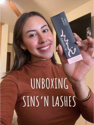 A post by @belietty_ on TikTok caption: Unboxing timeeee babyyy #unboxing #unboxingvideo #lashserum #pestañas #serumpestañas #lashserumresults #sinsnlashes @SINS ‘N LASHES 