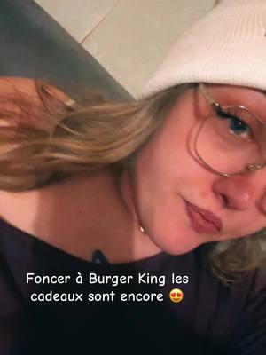 A post by @ohanajuju1817 on TikTok caption: @Burger King France foncer 😍❤️