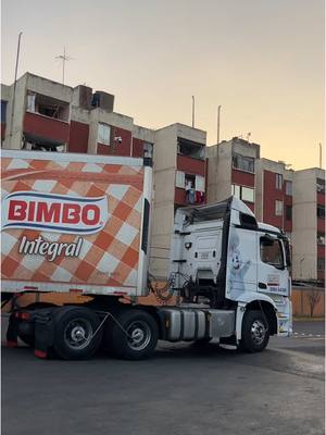 A post by @trucks_mex57 on TikTok caption: Actros Grupo Bimbo 54146 #trucksmex #Bimbo 