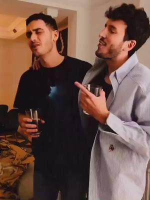 A post by @alexspeitzer on TikTok caption: #alejandrospeitzer #sebastianyatra #mexico🇲🇽 #mexico #latino #latinos #fyp #tik_tok #tiktokviral #tiktok_india #tiktokpakistan #foruyou #paratí #lyric #song #boy #vibes #fypp #xyzcba #netflixseries #seriesnetflix #actor #songs #2025  #musica #mexican #friends @sebastianyatra 